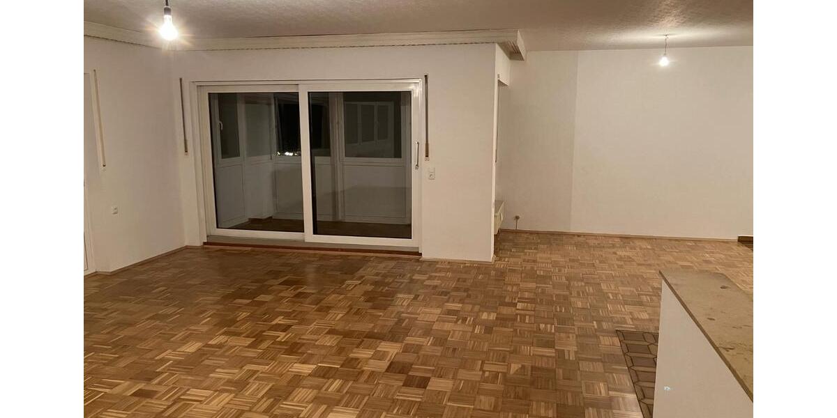 Erdgeschoßwohnung Scheinfeld - 4 Zimmer, 125 m&sup2;, 750&euro; | Angebot:26517646