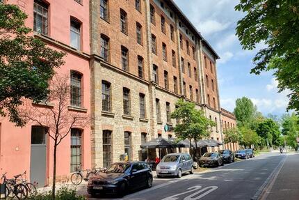 1-Zimmer-Wohnung direkt gegenüber der ERBA-Bibliothek zimmer