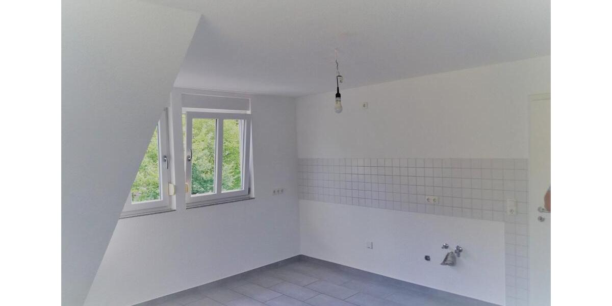 Dachgeschoßwohnung Siegen Eiserfeld - 3 Zimmer, 88 m&sup2;, 940&euro; | Angebot:24979754