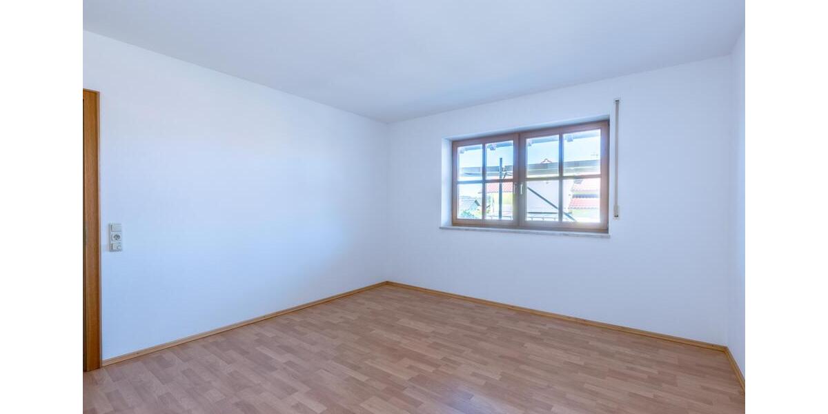 Einfamilienhaus Reisbach Englmannsberg - 8 Zimmer, 233 m&sup2;, 1.700&euro; | Angebot:26411603