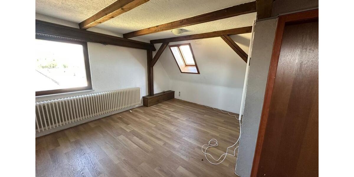 Dachgeschoßwohnung Gengenbach - 4 Zimmer, 110 m&sup2;, 650&euro; | Angebot:26238396