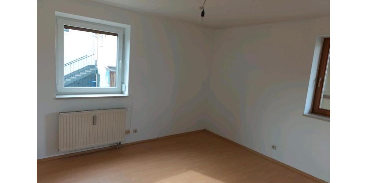 Erdgeschoßwohnung Kößlarn - 6 Zimmer, 161 m&sup2;, 950&euro; | Angebot:25420735