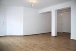 Große 2,5-Zimmer-Souterrain-Wohnung zimmer