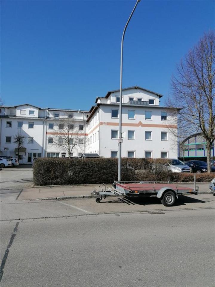 Großzügiges Büro im 1.OG
