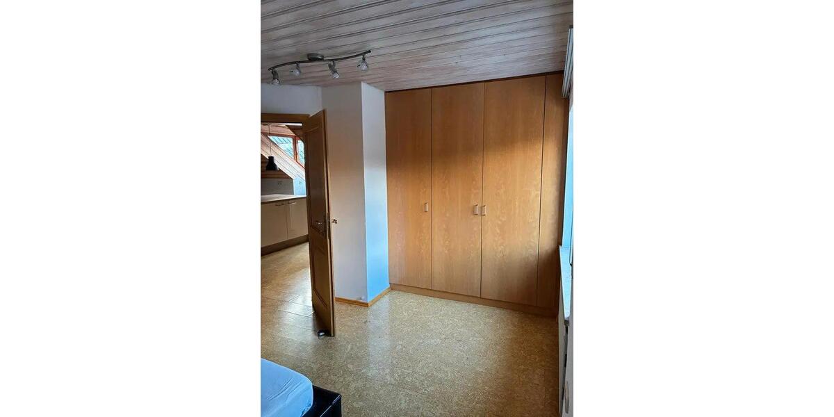 Dachgeschoßwohnung Deuerling - 3 Zimmer, 85 m&sup2;, 750&euro; | Angebot:26700348