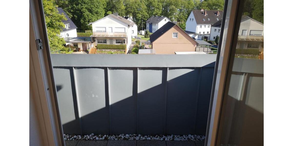 Dachgeschoßwohnung Siegburg - 3 Zimmer, 74 m&sup2;, 990&euro; | Angebot:26005064