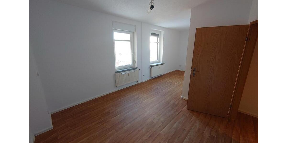 Erdgeschoßwohnung Hohenstein-Ernstthal Ernstthal - 2.5 Zimmer, 62 m&sup2;, 300&euro; | Angebot:26679894
