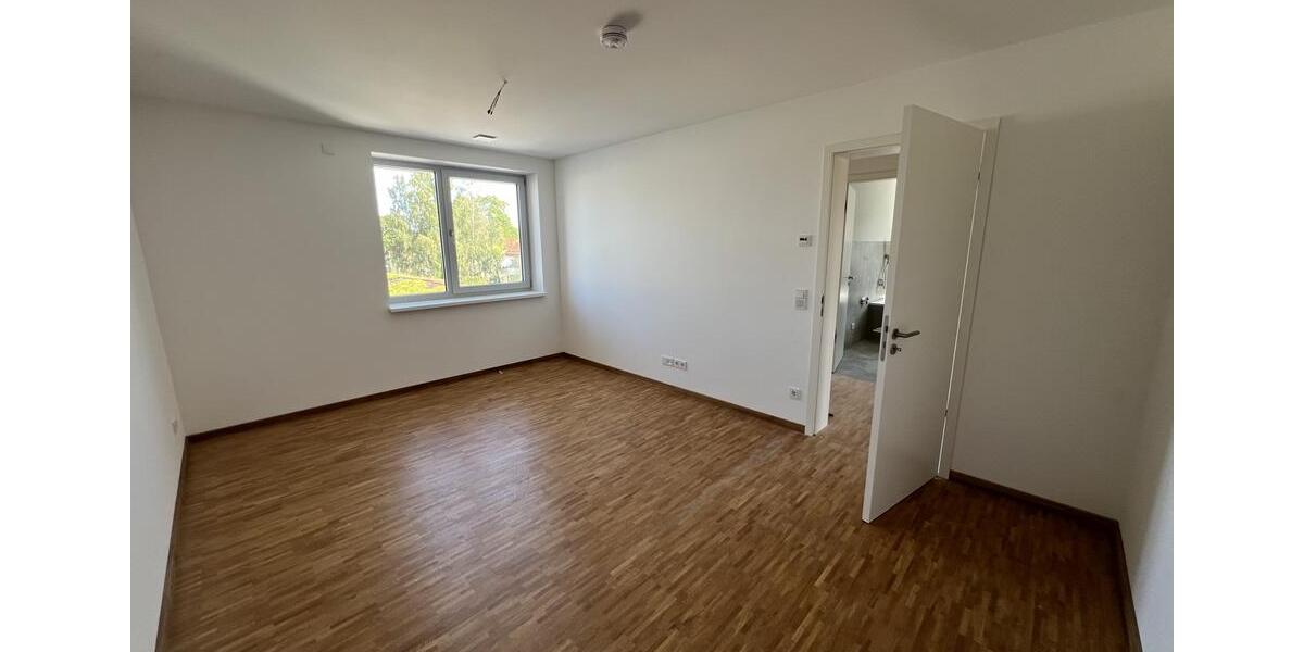 Etagenwohnung Sömmerda - 3 Zimmer, 97 m&sup2;, 1.258&euro; | Angebot:22779654