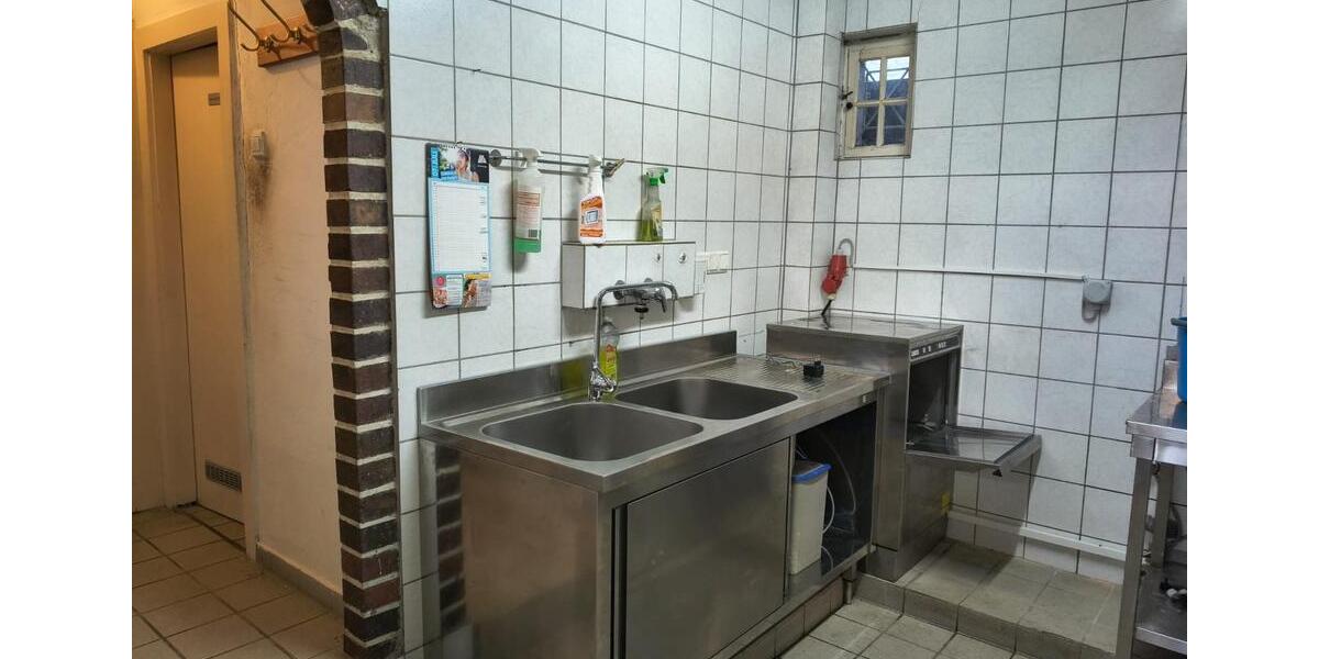 Komplett eingerichtetes Restaurant mit Wohnung und zusätzlichen Z zimmer