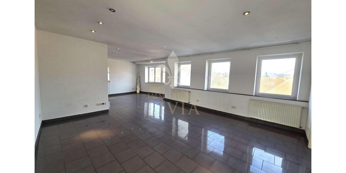 Etagenwohnung Saarbrücken Dudweiler - 5 Zimmer, 227 m&sup2;, 1.400&euro; | Angebot:25054278
