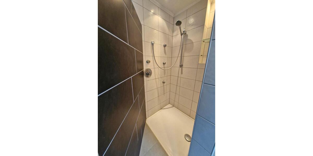 Reihenhaus Dudeldorf - 8 Zimmer, 200 m&sup2;, 1.400&euro; | Angebot:25824171