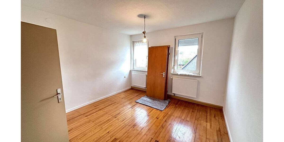 Einfamilienhaus Oberdachstetten - 8 Zimmer, 173 m&sup2;, 1.200&euro; | Angebot:26657158