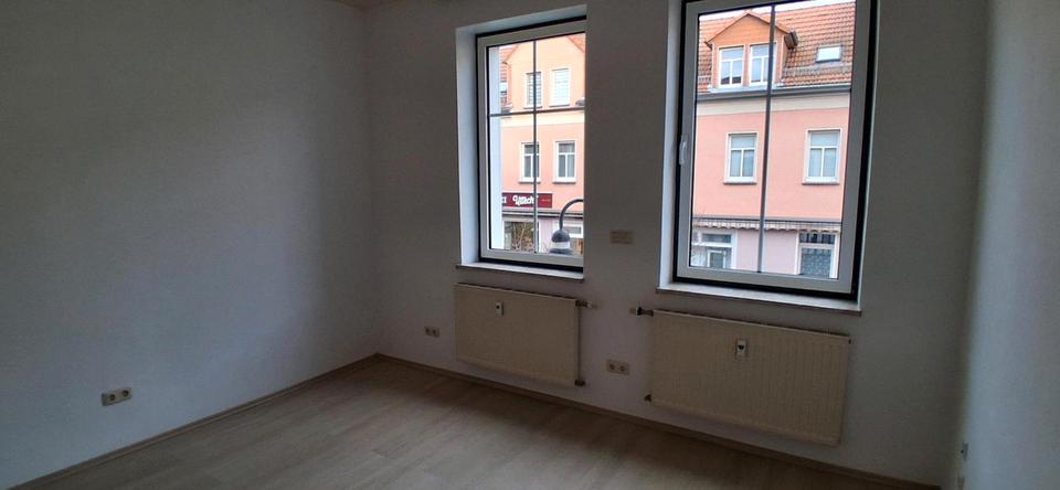 Etagenwohnung Groitzsch - 2 Zimmer, 70 m&sup2;, 490&euro; | Angebot:25831506