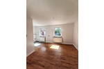Teilrenovierte helle 4 Zimmer Wohnung