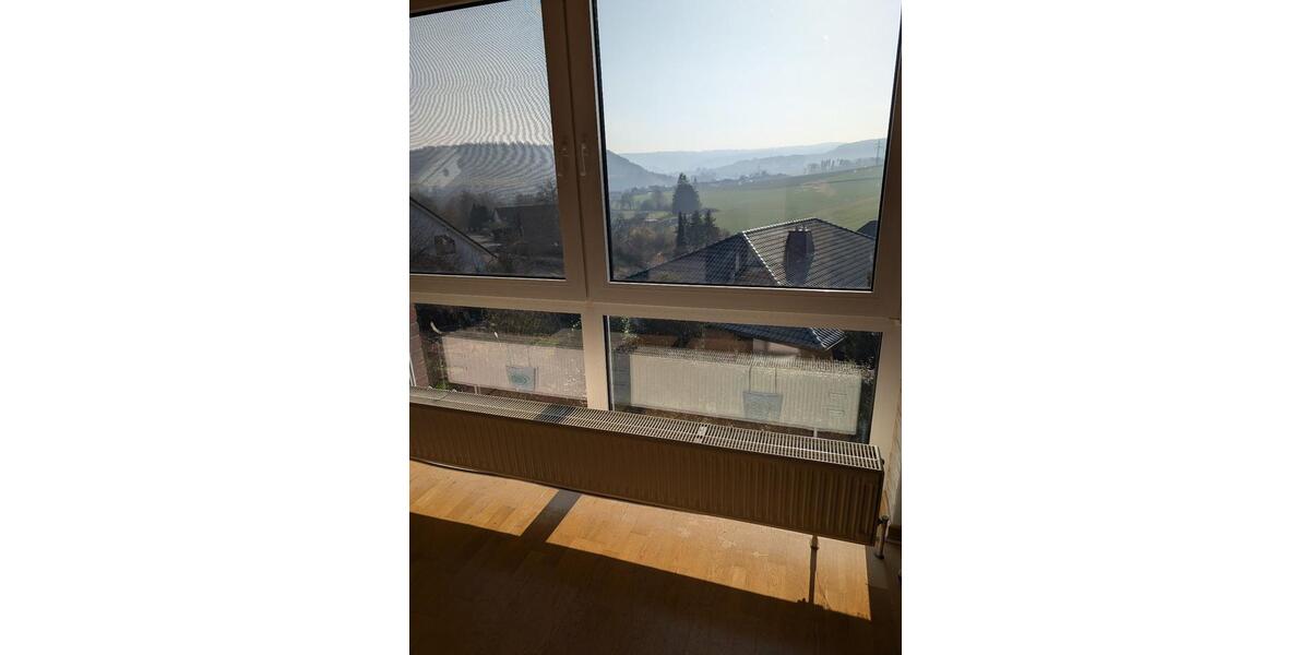 Dachgeschoßwohnung Delligsen - 3 Zimmer, 88 m&sup2;, 440&euro; | Angebot:26537974
