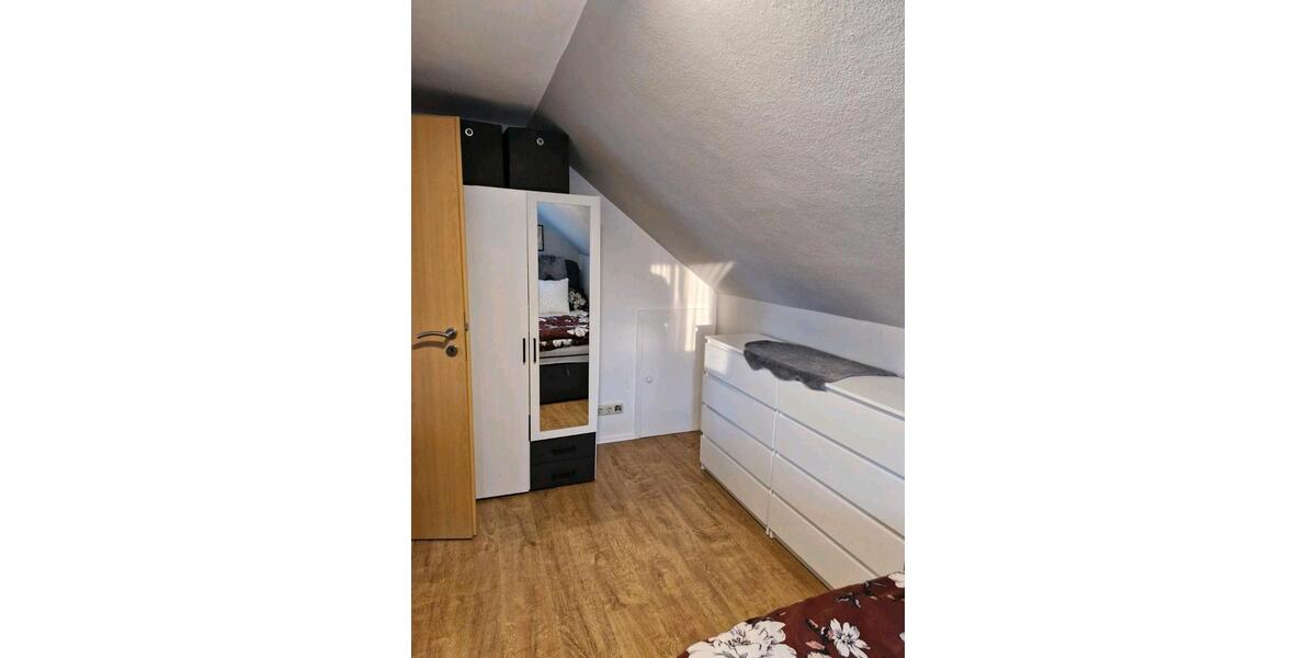 Dachgeschoßwohnung Etzenricht - 1 Zimmer, 34 m&sup2;, 400&euro; | Angebot:26275751