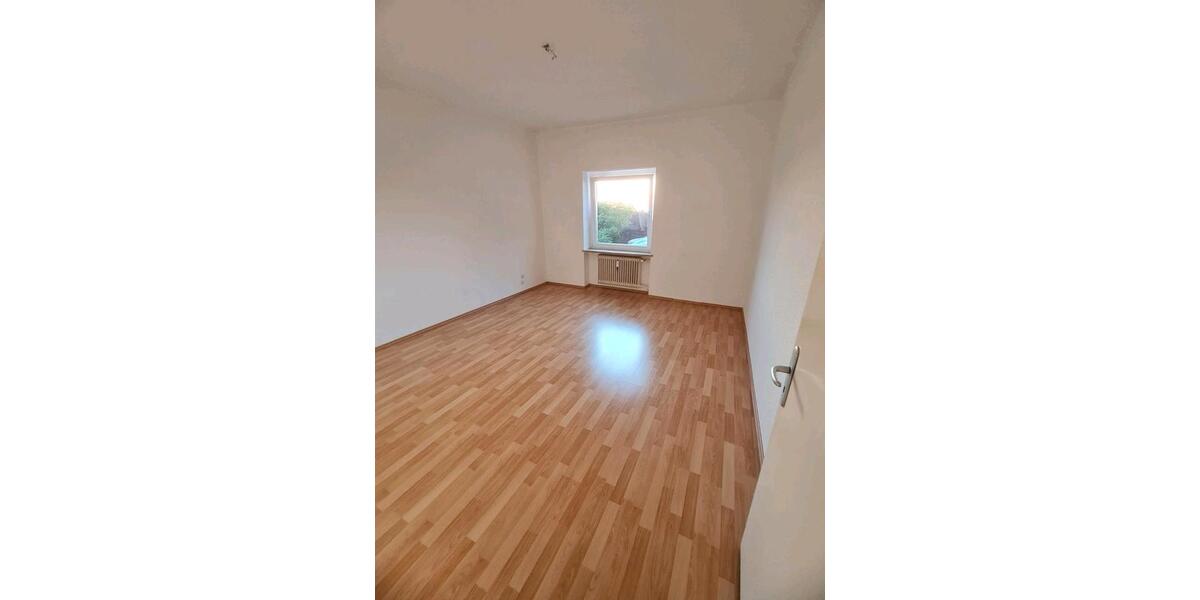 Etagenwohnung Remscheid - 3 Zimmer, 97 m&sup2;, 800&euro; | Angebot:26126091
