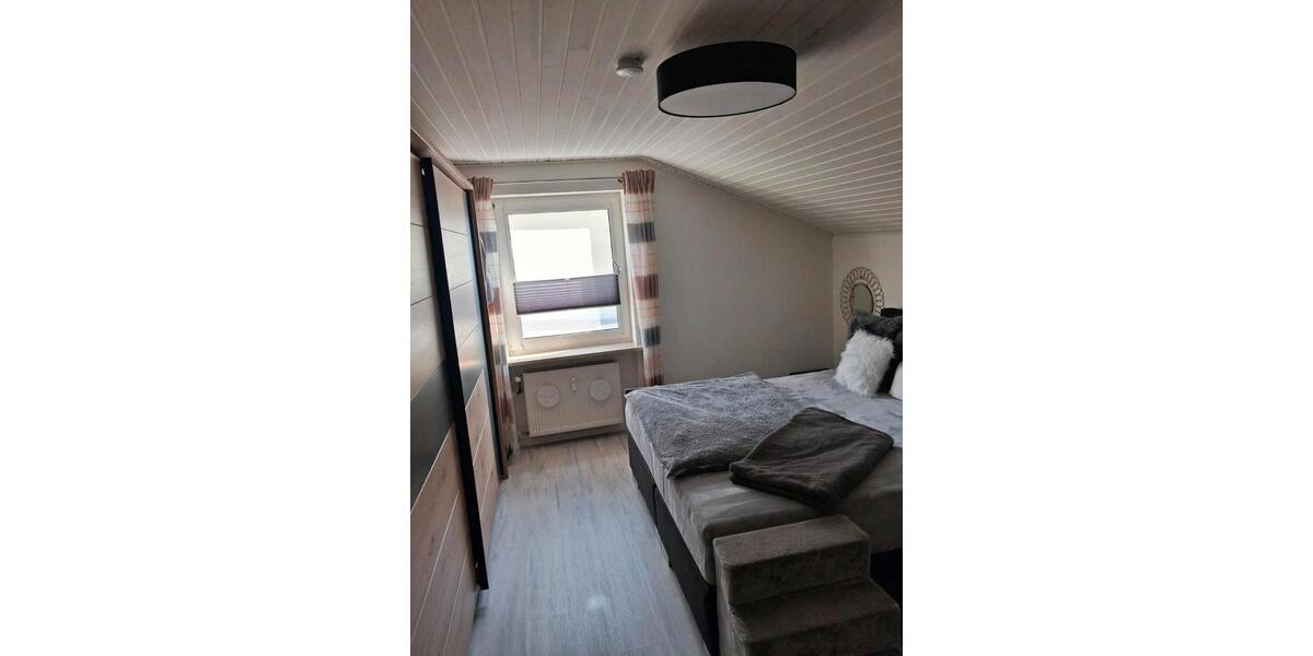 Dachgeschoßwohnung Kelheim - 3 Zimmer, 73 m&sup2;, 850&euro; | Angebot:25873696