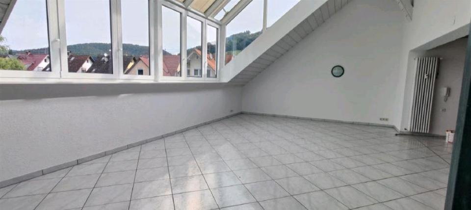 Dachgeschoßwohnung Lahr (Schwarzwald) - 3 Zimmer, 1.350&euro; | Angebot:22271427