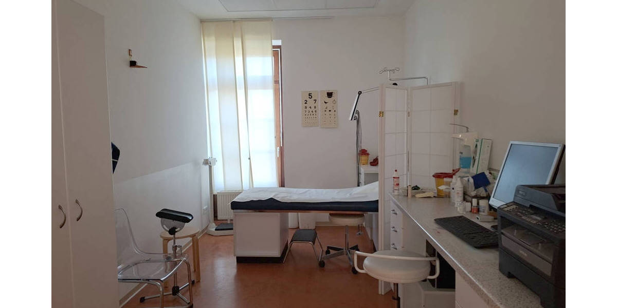 Gewerbeobjekt Bockhorn Grabstede Grabstede - 5 Zimmer, 950&euro; | Angebot:26153983