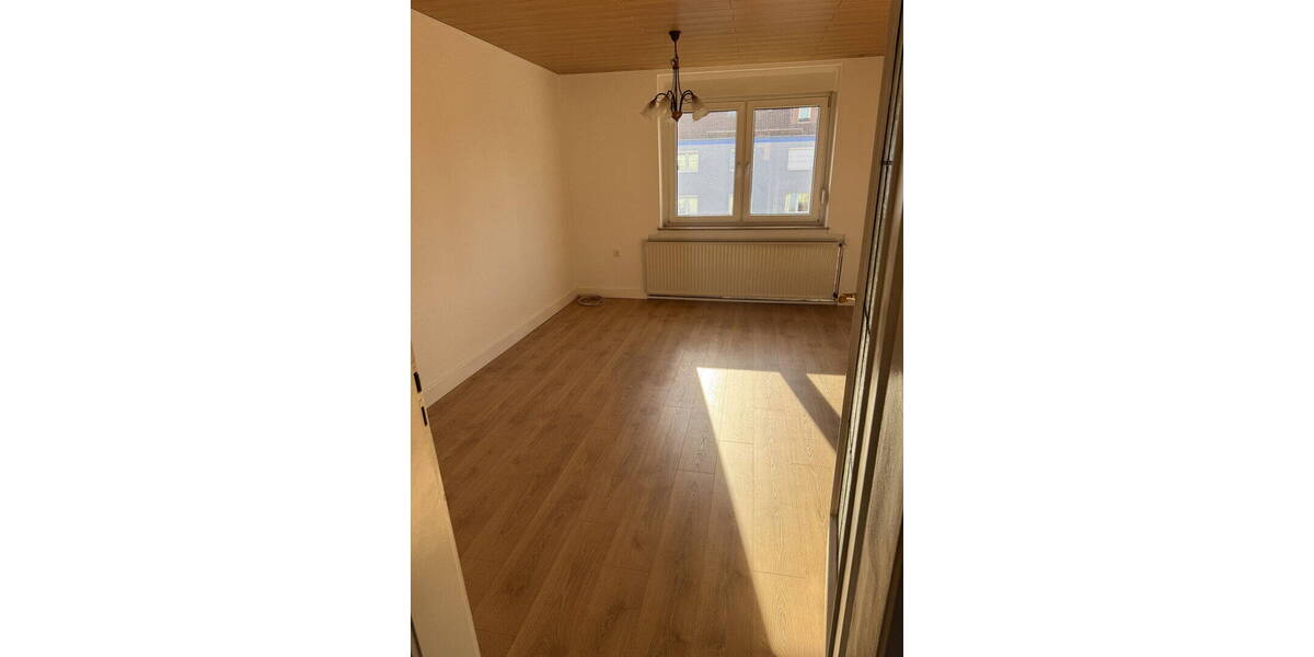 Etagenwohnung Ellrich - 3 Zimmer, 64 m&sup2;, 400&euro; | Angebot:26794376