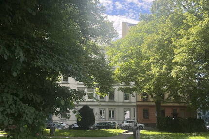 Erster Bezug nach Sanierung, 1A-Lage, altersgerechte exklusive 3-Zimmer-Altbau-Wohnung am Park