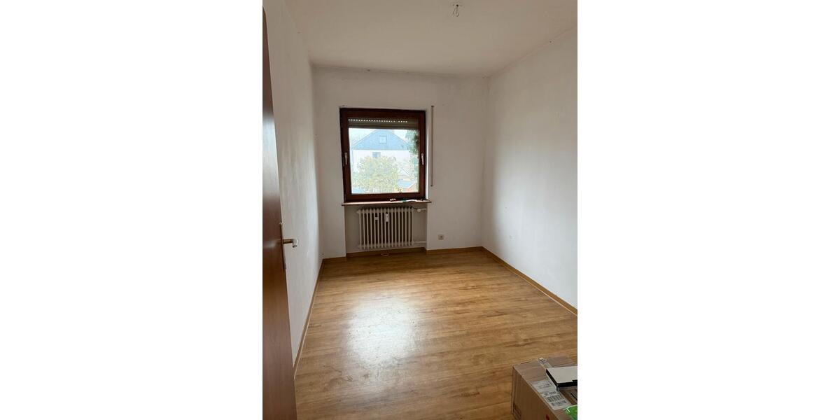 Etagenwohnung Rüsselsheim am Main - 5 Zimmer, 98 m&sup2;, 1.350&euro; | Angebot:25170161