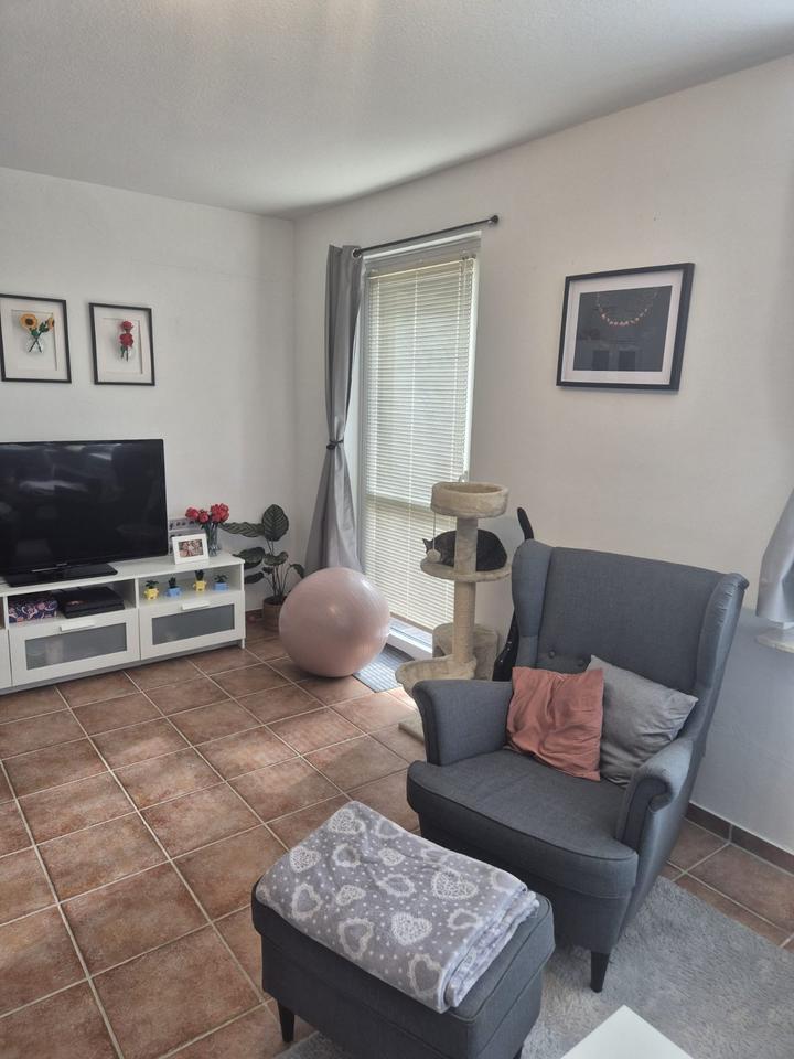 Helle 2-Zimmer-Wohnung mit zwei Balkonen zimmer