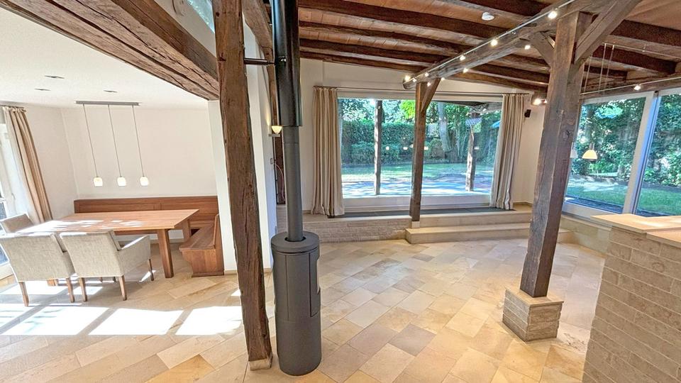 Zur Miete: Wohnhaus der Superlative am Jungbornpark! 7 zimmer