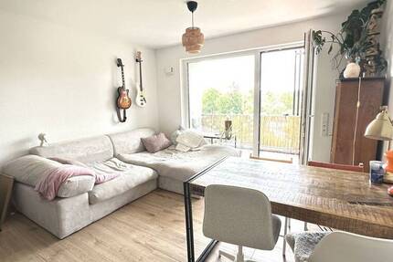 B&B Immobilien: Zauberhafte 2-Zimmerwohnung auf dem Petrisberg!