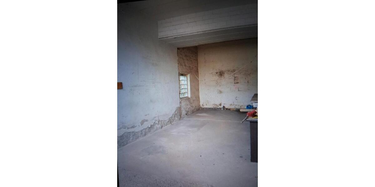 KFZ Schrauber Halle Arbeitsplatz Bastler Hobby zimmer