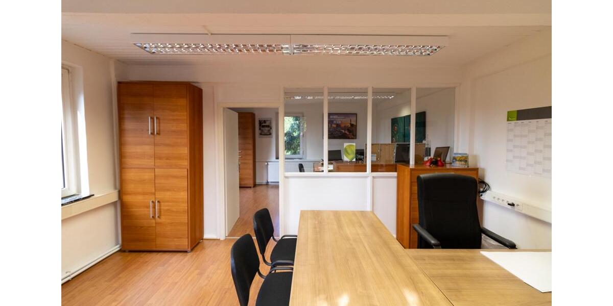Kompaktes Büro in Korschenbroich – modern, hell zimmer