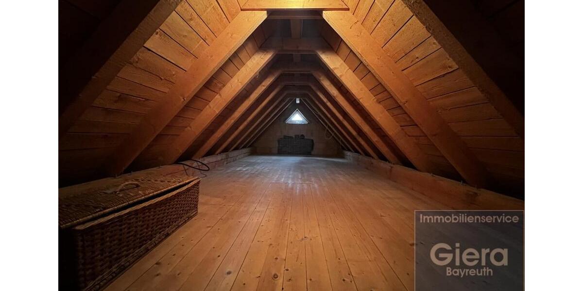 Etagenwohnung Neudrossenfeld - 3 Zimmer, 107 m&sup2;, 1.400&euro; | Angebot:25304925