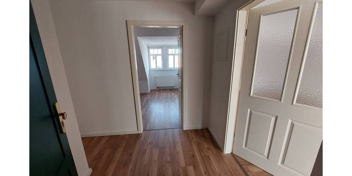 Etagenwohnung Roßwein - 3 Zimmer, 65 m&sup2;, 325&euro; | Angebot:25686207