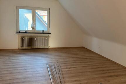 komplett sanierte 3-Zimmer-Wohnung (2. OG) . 3 zimmer