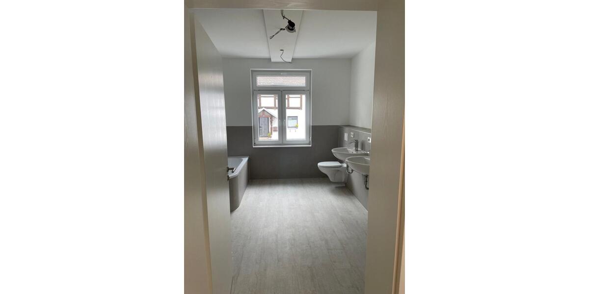 Erdgeschoßwohnung Augustusburg - 3 Zimmer, 95 m&sup2;, 665&euro; | Angebot:24662566