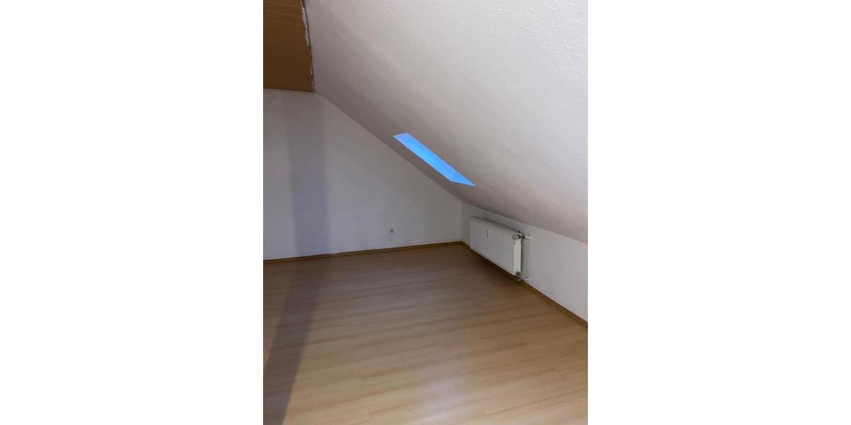 Dachgeschoßwohnung Quierschied - 1 Zimmer, 120 m&sup2;, 480&euro; | Angebot:26042560