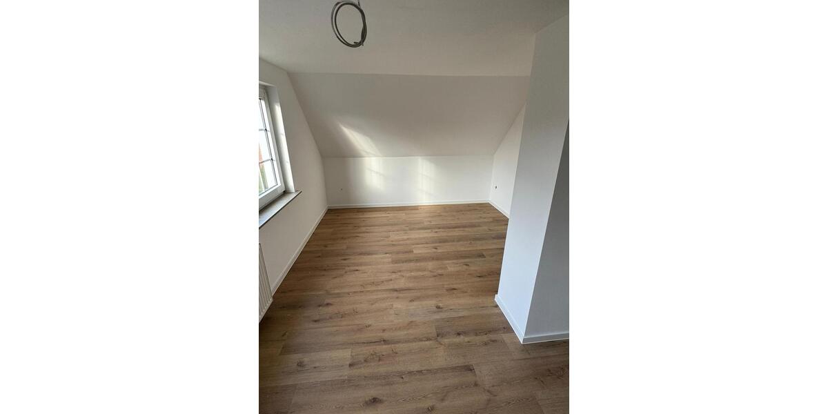Etagenwohnung Westerstede - 4 Zimmer, 120 m&sup2;, 1.200&euro; | Angebot:24706640