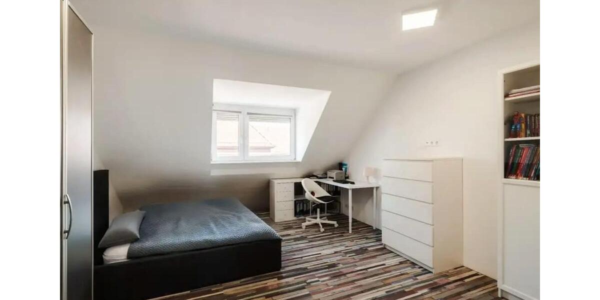 Dachgeschoßwohnung Ludwigshafen am Rhein - 4 Zimmer, 108 m&sup2;, 1.300&euro; | Angebot:26237344