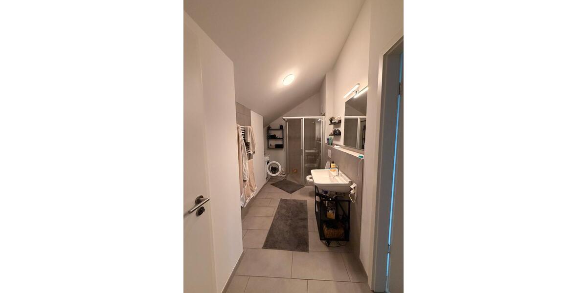 Dachgeschoßwohnung Hannover Vahrenwald-List - 2 Zimmer, 80 m&sup2;, 1.090&euro; | Angebot:26038979