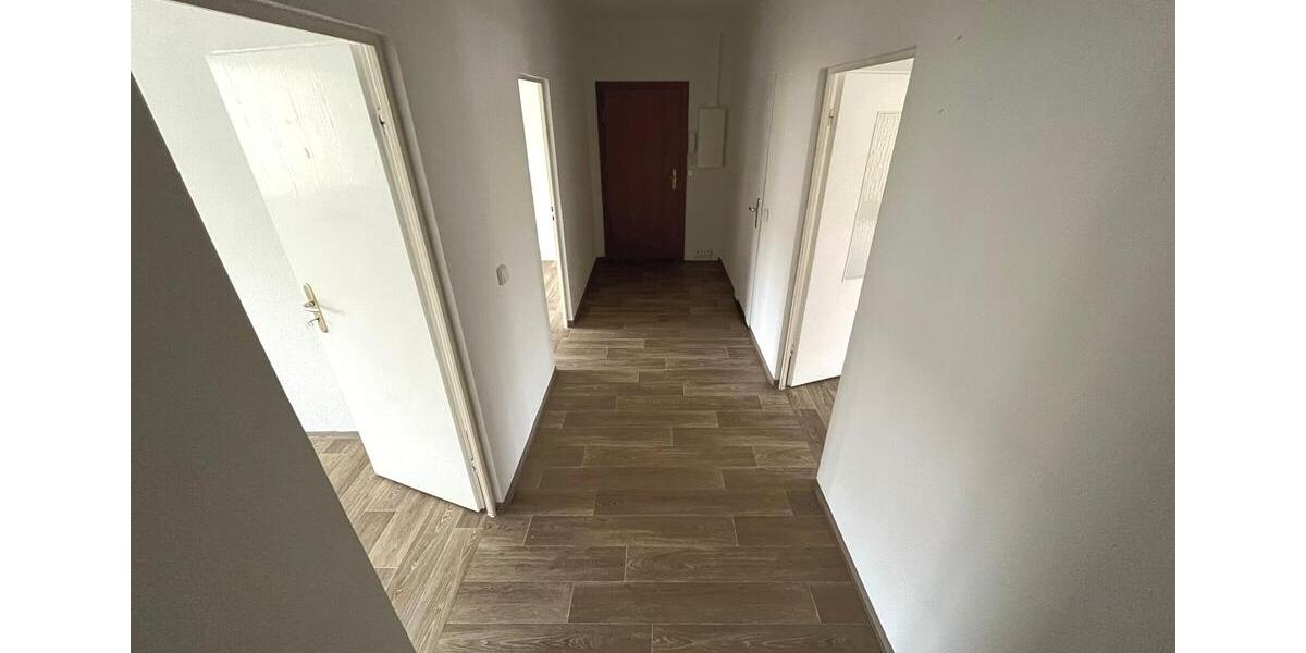 Erdgeschoßwohnung Gera Lusan - 3 Zimmer, 69 m&sup2;, 350&euro; | Angebot:25990363