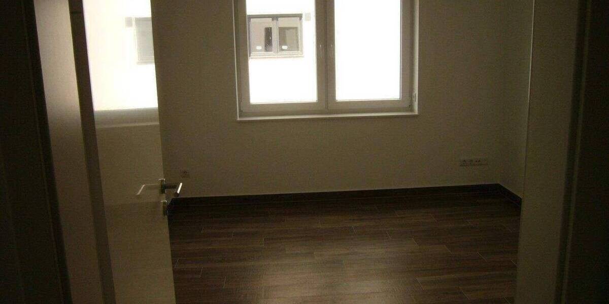 Etagenwohnung Stralsund Tribseer - 3 Zimmer, 90 m&sup2;, 1.170&euro; | Angebot:26885962