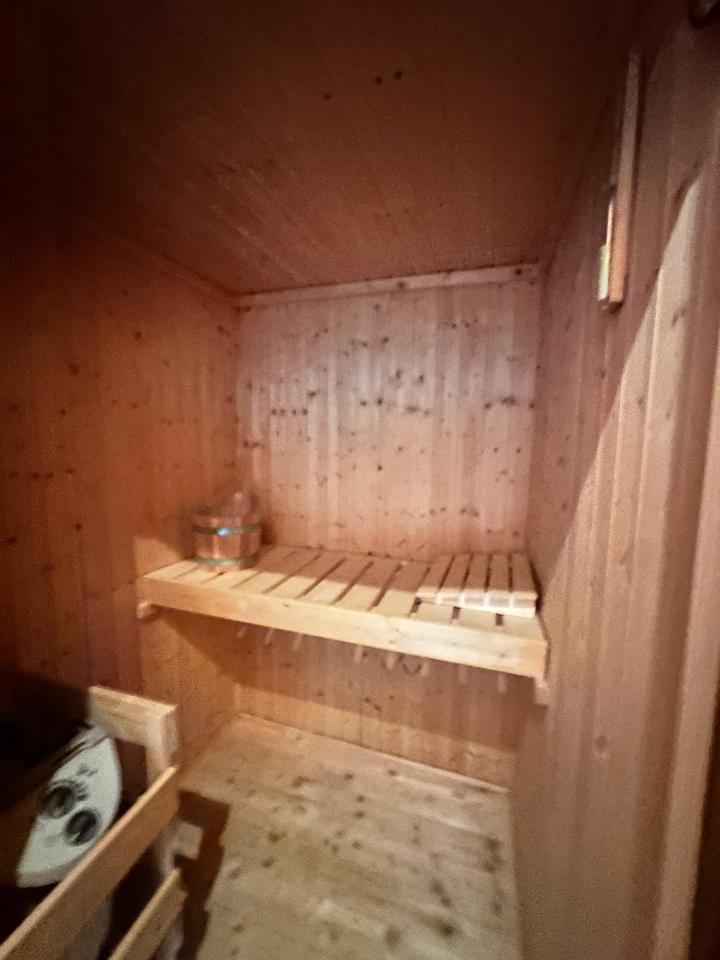 Wunderschöne 3 Zimmerwohnung mit Einbau Küche mit Sauna