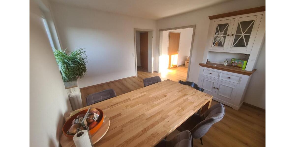 Freistehendes Einfamilienhaus mit großem Garten und Balkon 9 zimmer