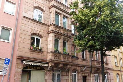 ALTBAU-FREUNDE AUFGEPASST! Hübsche, sanierte 4 ZW im 1. OG eines charmanten Jugendstil-Anwesens (Bj. 1904) mit Balkon nähe Wöhrder See.