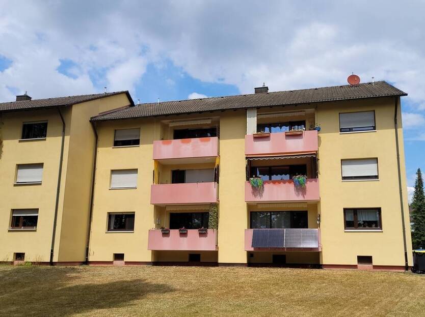 * ANSPRECHEND * LICHTDURCHFLUTET * NATURNAH * tolle 3-Zi-Wohnung mit SÜDBALKON im Nürnberger Süden