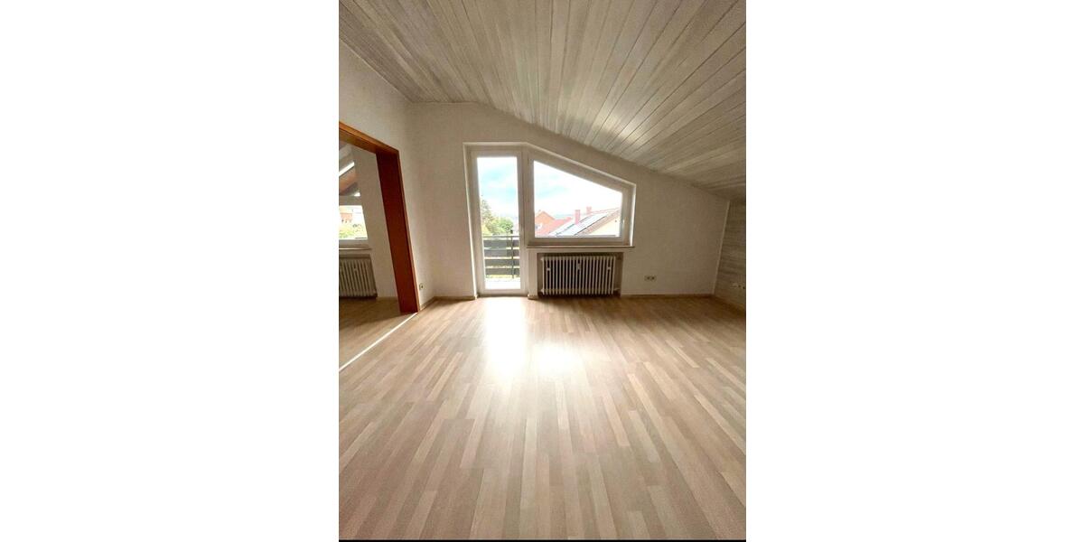 Dachgeschoßwohnung Pfinztal - 3.5 Zimmer, 80 m&sup2;, 850&euro; | Angebot:24577040