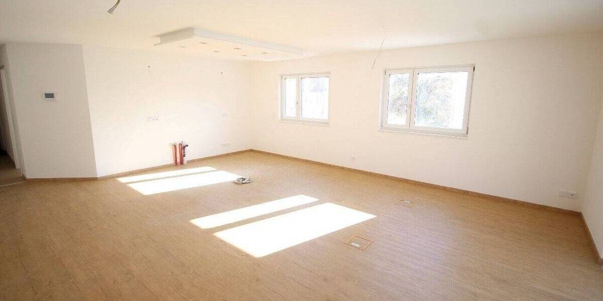 Etagenwohnung Neumarkt in der Oberpfalz Neumarkt - 3 Zimmer, 114 m&sup2;, 1.250&euro; | Angebot:26568550