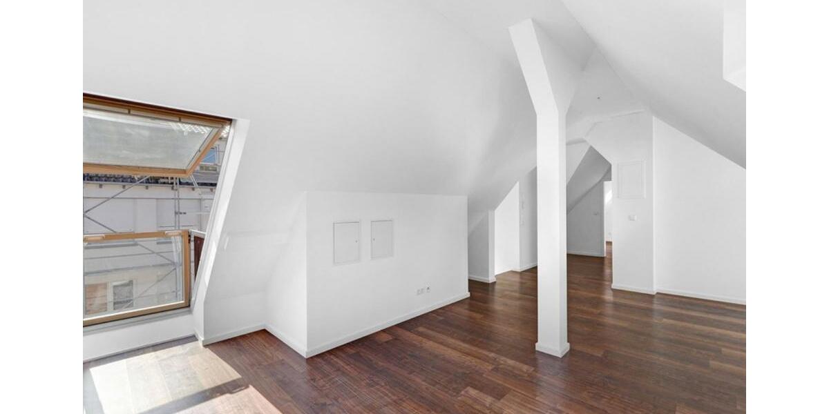 Dachgeschoßwohnung Esslingen am Neckar - 2.5 Zimmer, 49 m&sup2;, 800&euro; | Angebot:26335071