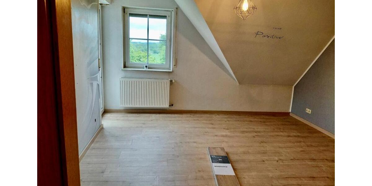 Dachgeschoßwohnung Pronsfeld - 3 Zimmer, 75 m&sup2;, 690&euro; | Angebot:26637089